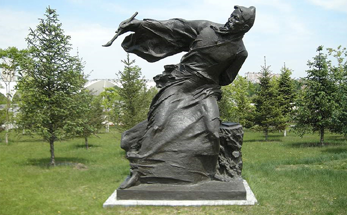 銅雕塑工藝品生銹了怎么辦？