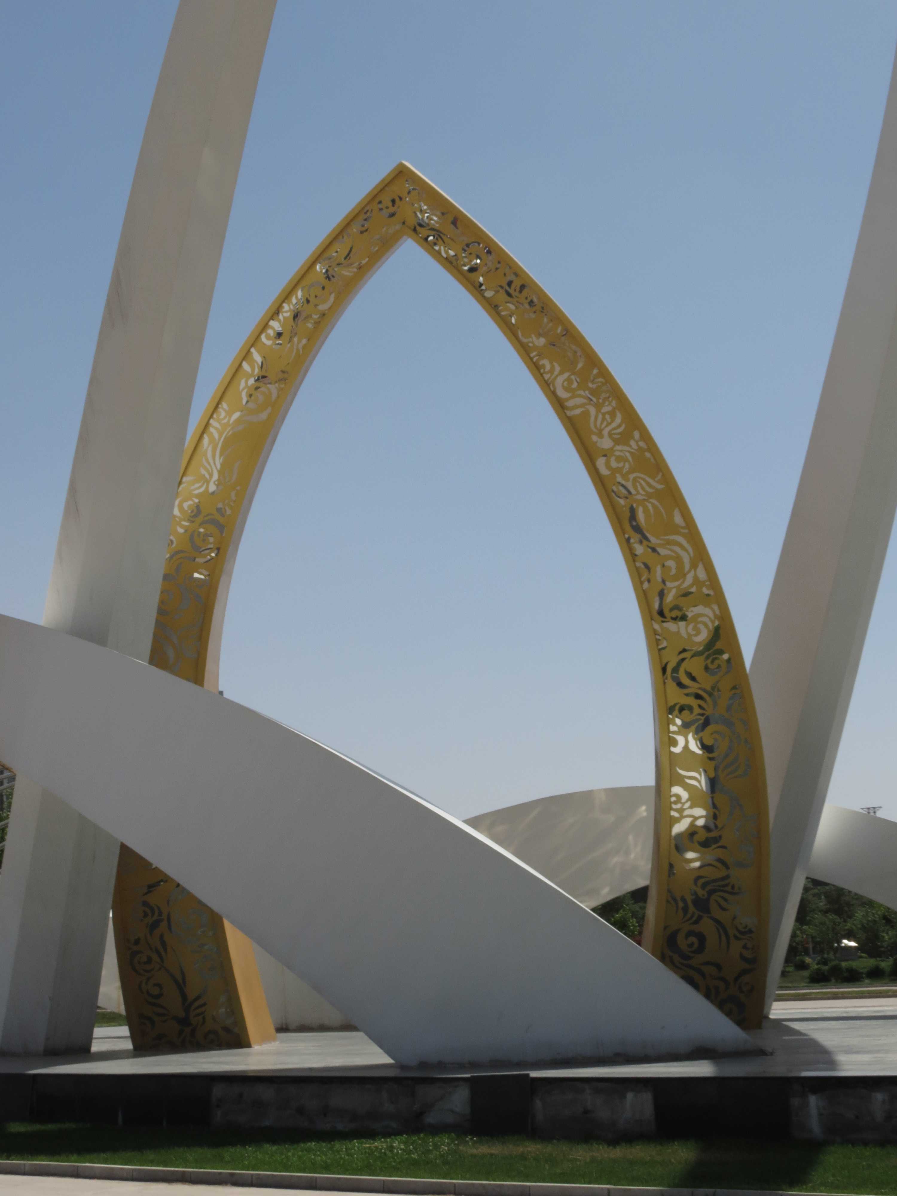 大型不銹鋼雕塑，機(jī)場(chǎng)不銹鋼雕塑，廣場(chǎng)景觀雕塑