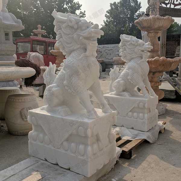 什么是傳統(tǒng)景觀中的藝術(shù)雕塑呢？