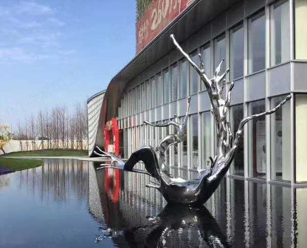 玻璃鋼雕塑的特點(diǎn)有什么呢？